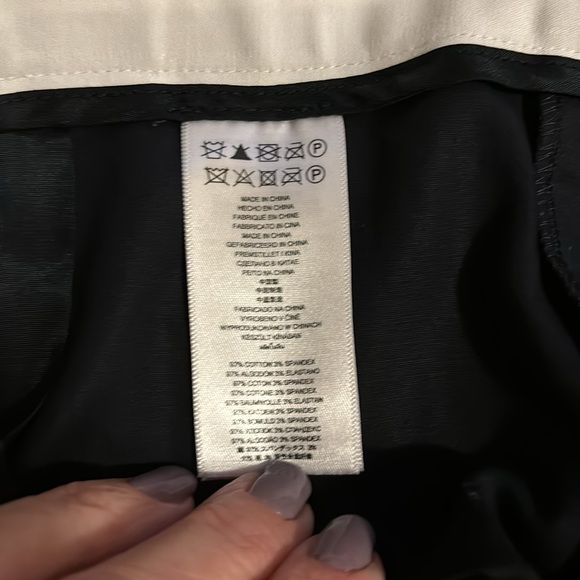 MICHAEL Michael Kors NWT women’s casual shorts black with white waist Size 10 - Picture 12 of 13